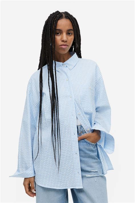 camisa azul oversize|Blue oversized fluid shirt .